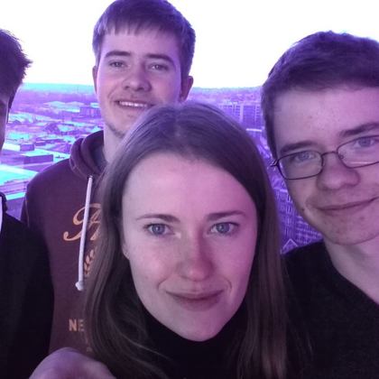 Avec mes frères et ma sœur d’accueil.