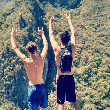 avec mon frère dans la montagne 