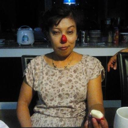 Ma mère qui mange son premier Babybel!