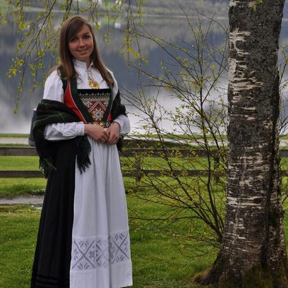 Solène en habit traditionnel norvégien